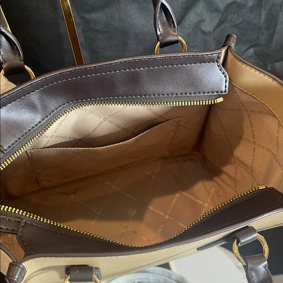Michael Kors Tan and White Women's Bag - Picture 8 of 13